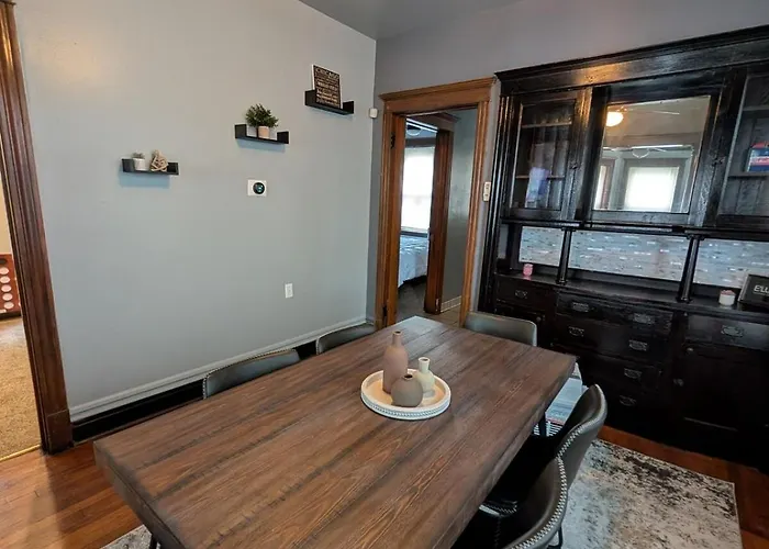 Apartment 2bd 2ba W Office Near Obama Library & Museums