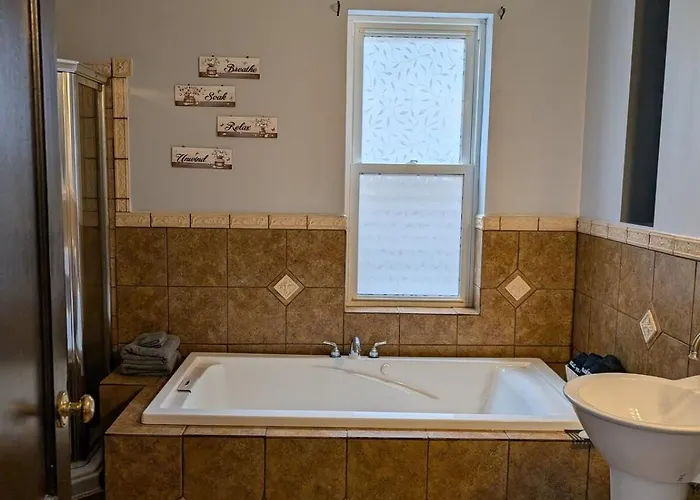 2bd 2ba W Office Near Obama Library & Museums Apartment Chicago