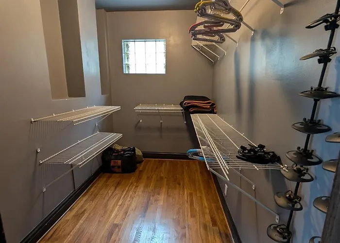 2bd 2ba W Office Near Obama Library & Museums